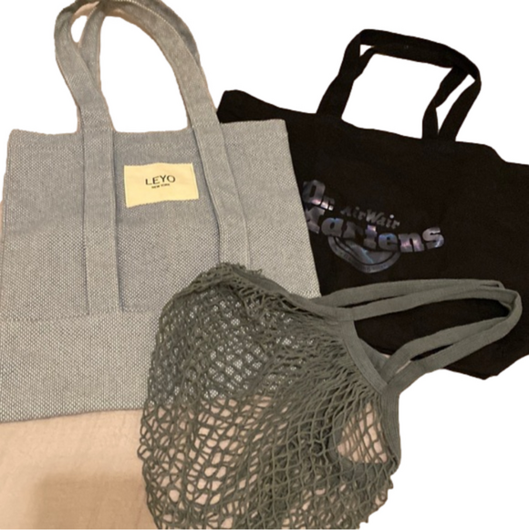 Dr. Martens Handbags - LEYO NEW YORK & BLACK DR. MARTENS & FARMER GREEN BAG . Set 3 Reusable bags